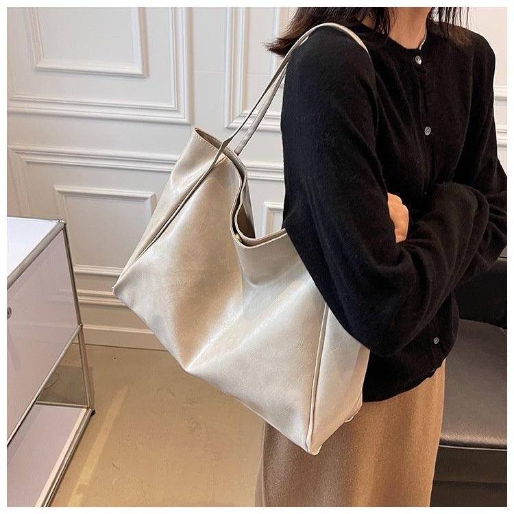 Women's Large Capacity Fashion Cattlehide Leather Shoulder Handbag