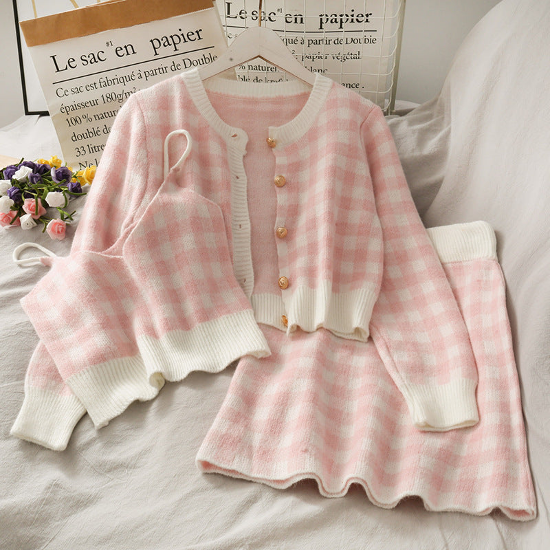 Girl's Little  And Sweet Three-piece Suit knitting