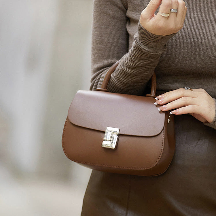 Retro Exquisite Leather Handbag Women's Shoulder Crossbody Saddle Bag