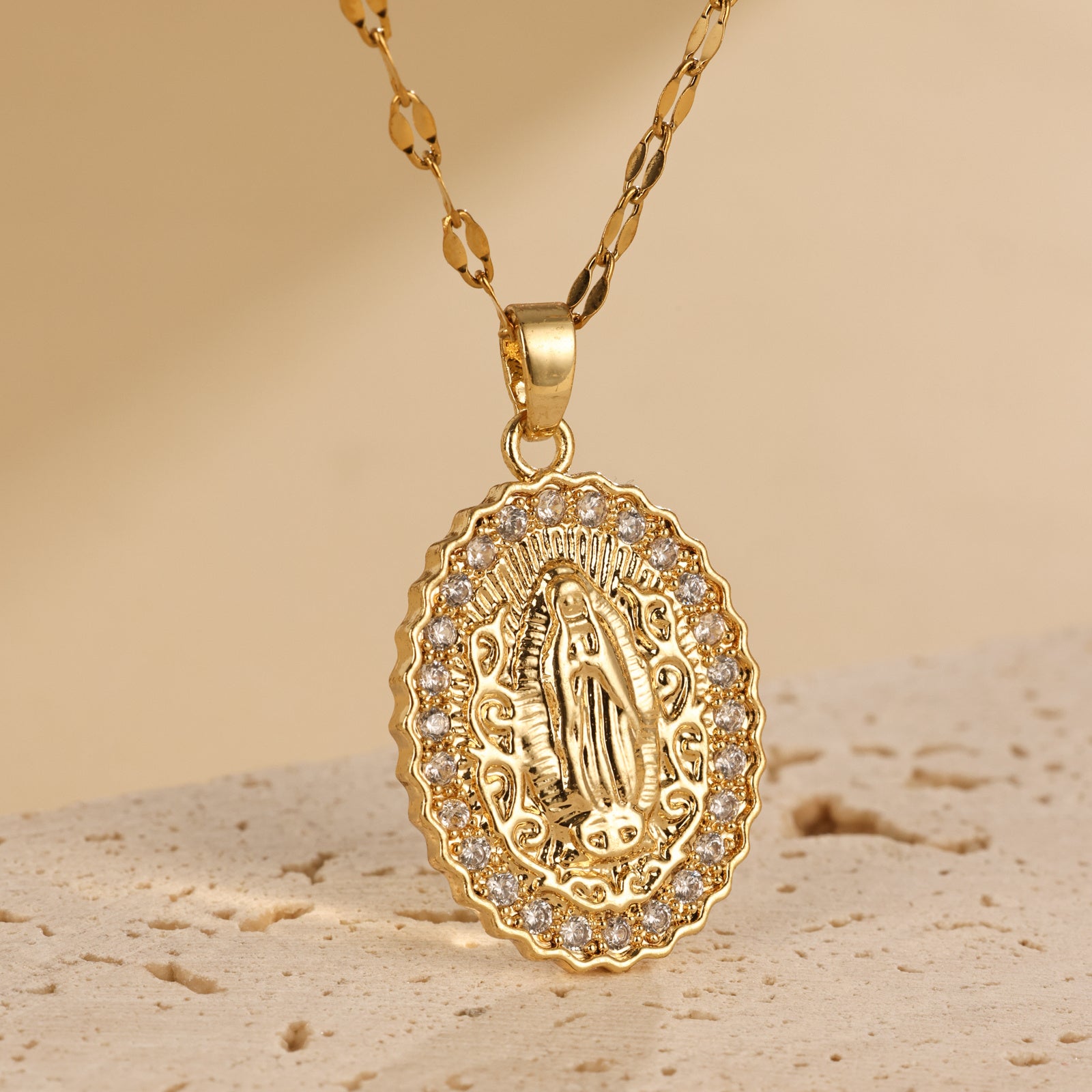 The European And American Oval Shaped Virgin Mary Pendant Necklace Exudes A Light Luxury And Niche Design Sense