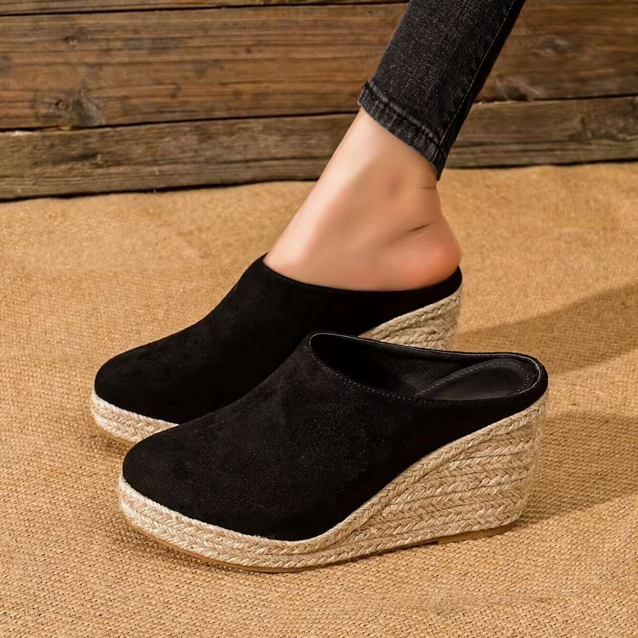 Pointed Toe Wedge Thick Bottom Toe Cap Women's Slippers