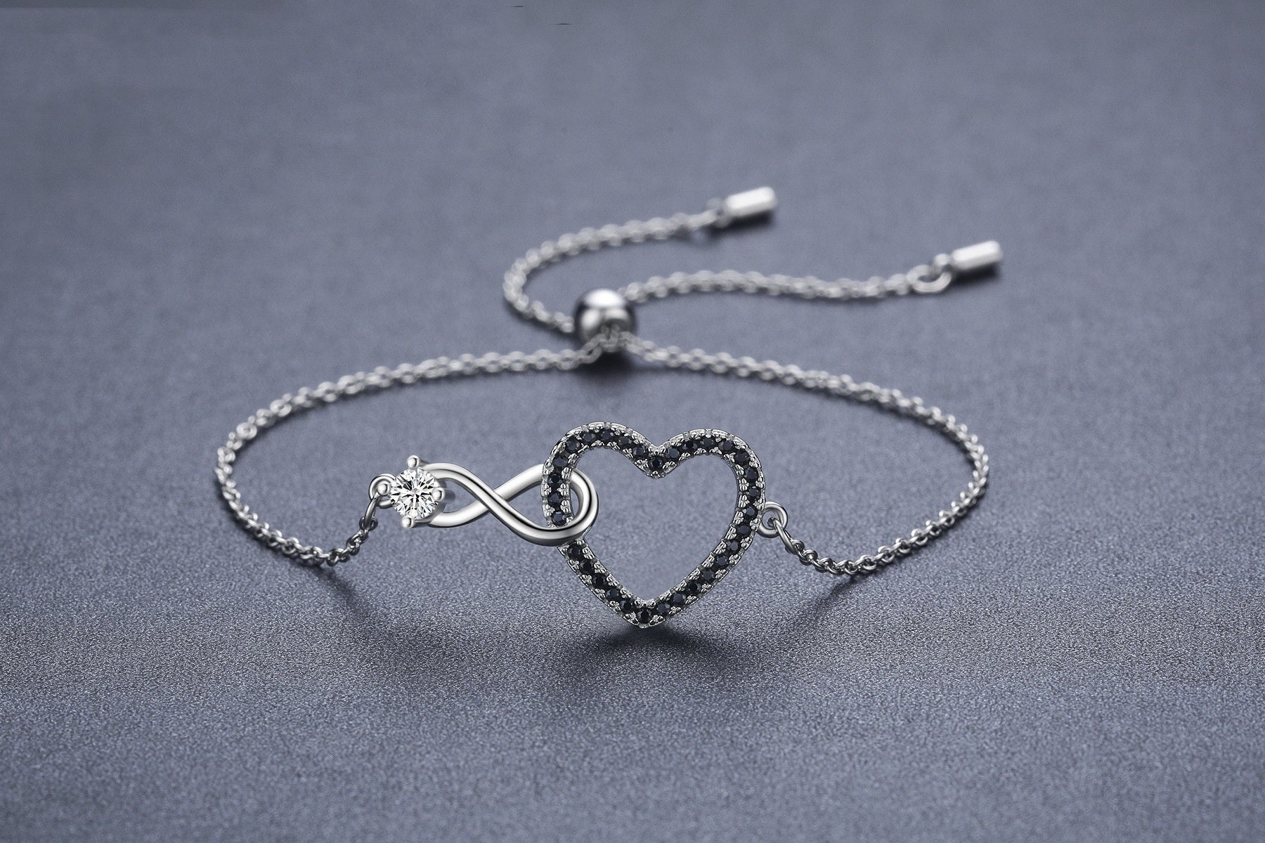 Heart-Shaped 8-shaped Bracelet Zircon Decoration