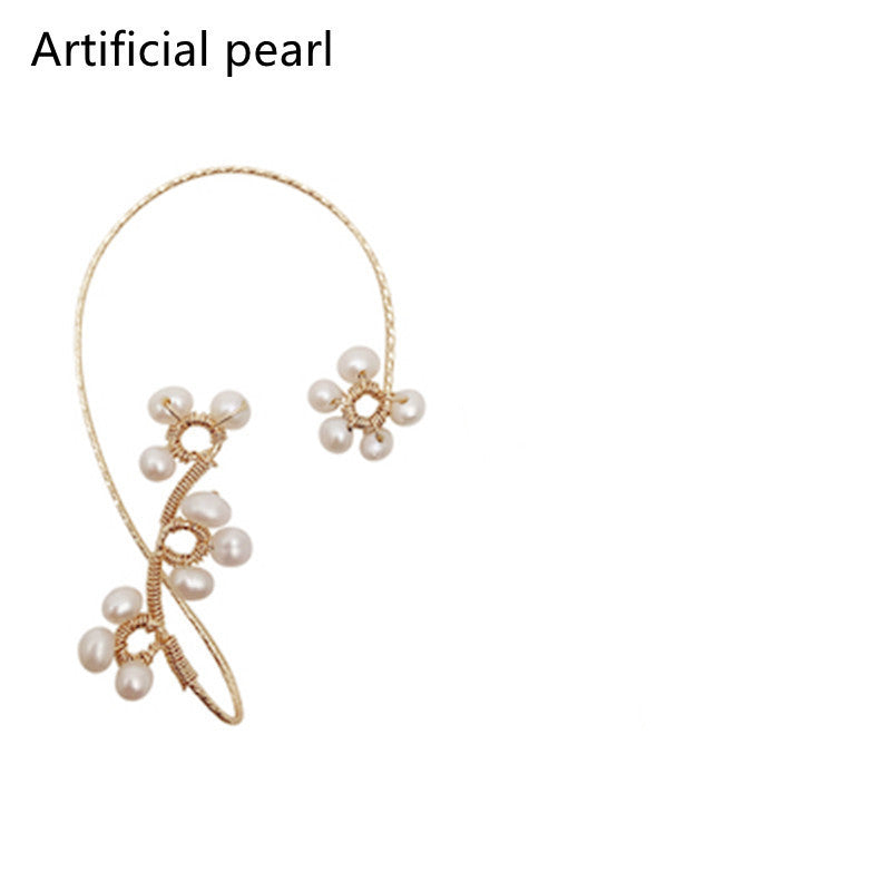 Design Hand-woven Flower Pearl Earrings