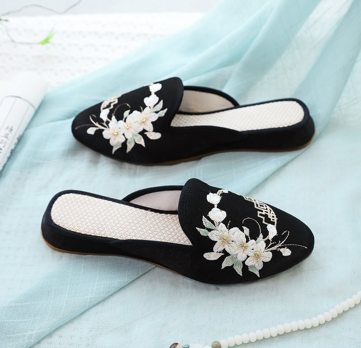 Women's Mercerizing Satin-surface Embroidered Slippers
