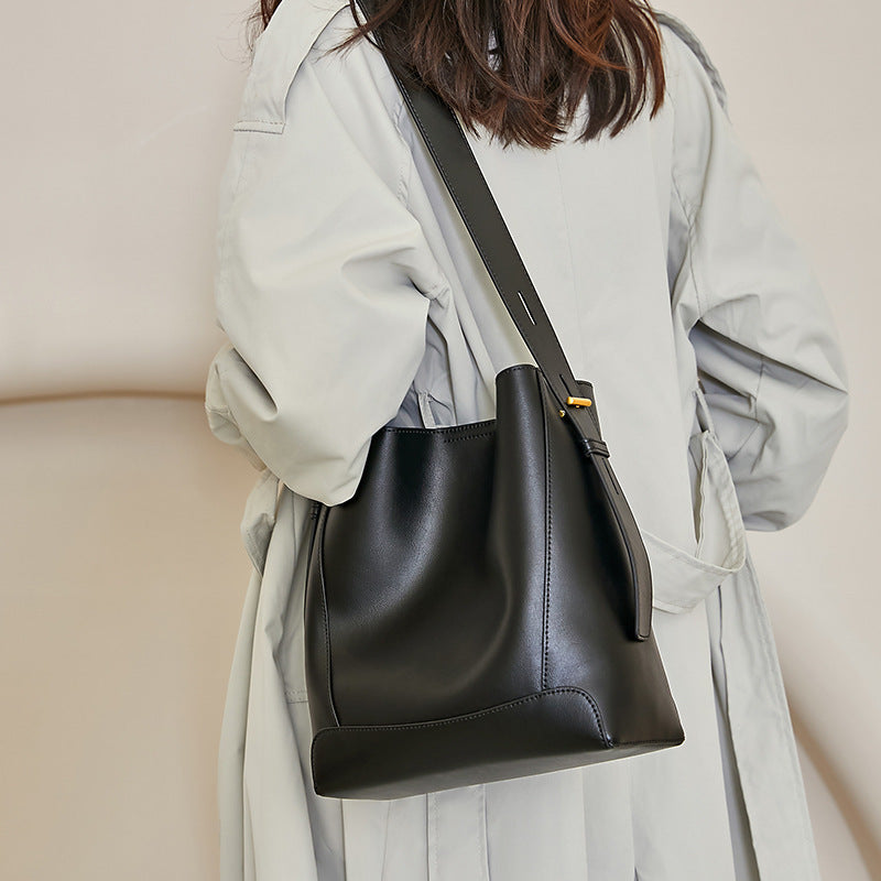 Women's Large Capacity Shoulder Messenger Bag