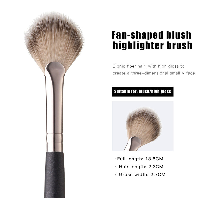Scalloped Highlight Makeup Brush Beauty Tool