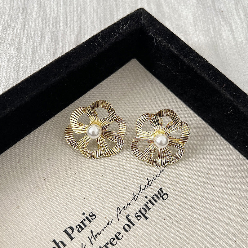 Flower Pearl Silver Needle Female Stud Earrings