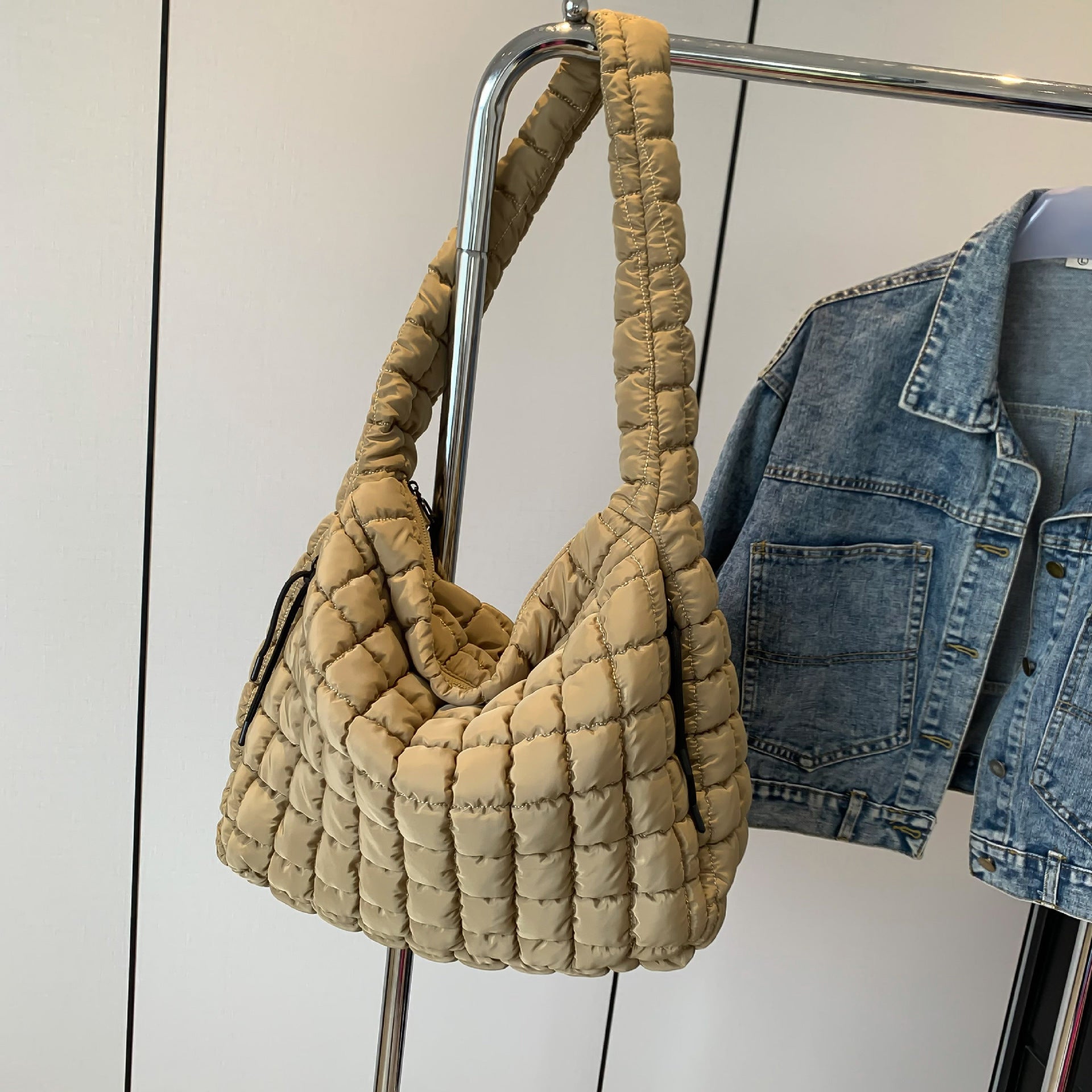 Women's Fashion Shoulder Crossbody Large Capacity Handbag Pleated Cloud Bag