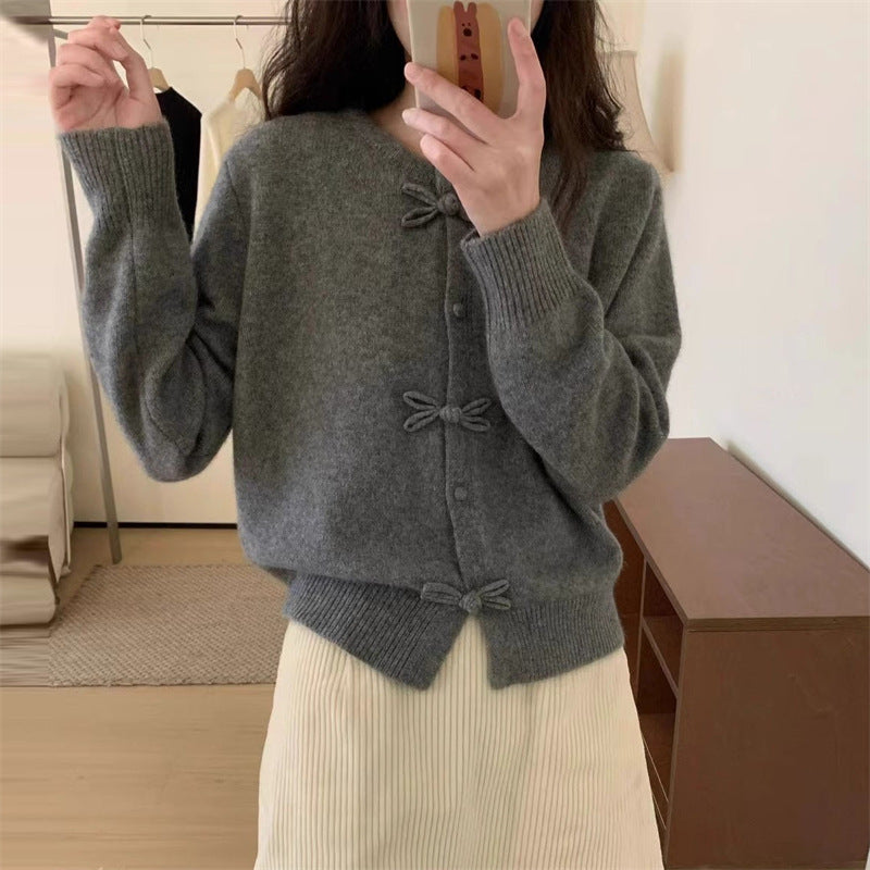 National Style Design Round Neck Sweater With Buckle
