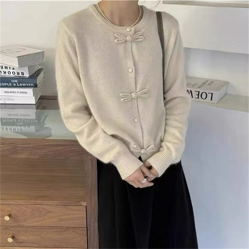 National Style Design Round Neck Sweater With Buckle