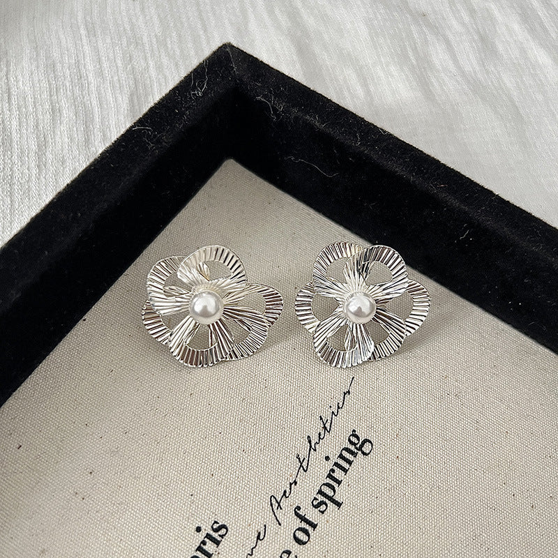 Flower Pearl Silver Needle Female Stud Earrings