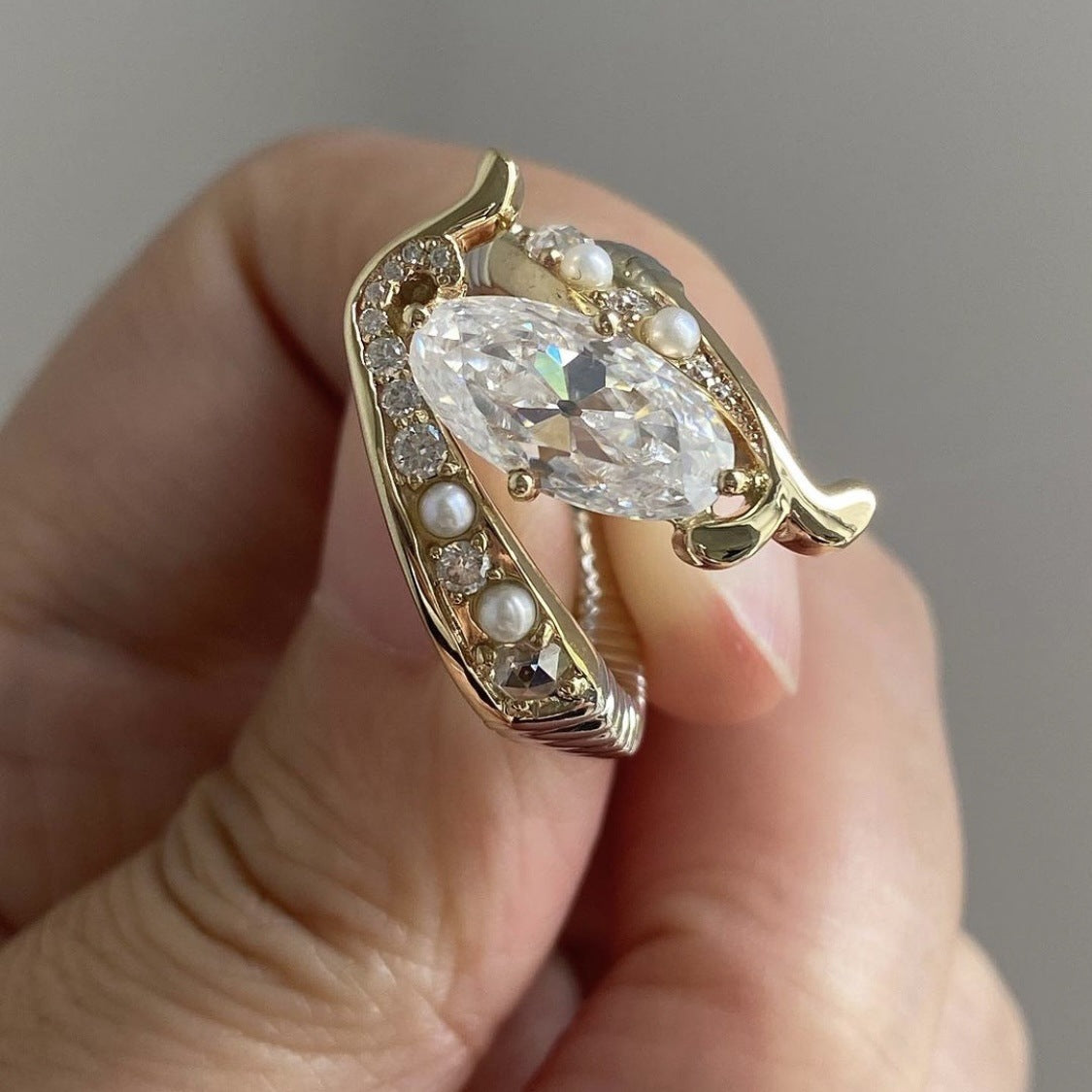 Women's Imitation Gold Inlaid Pearl Zircon Ring