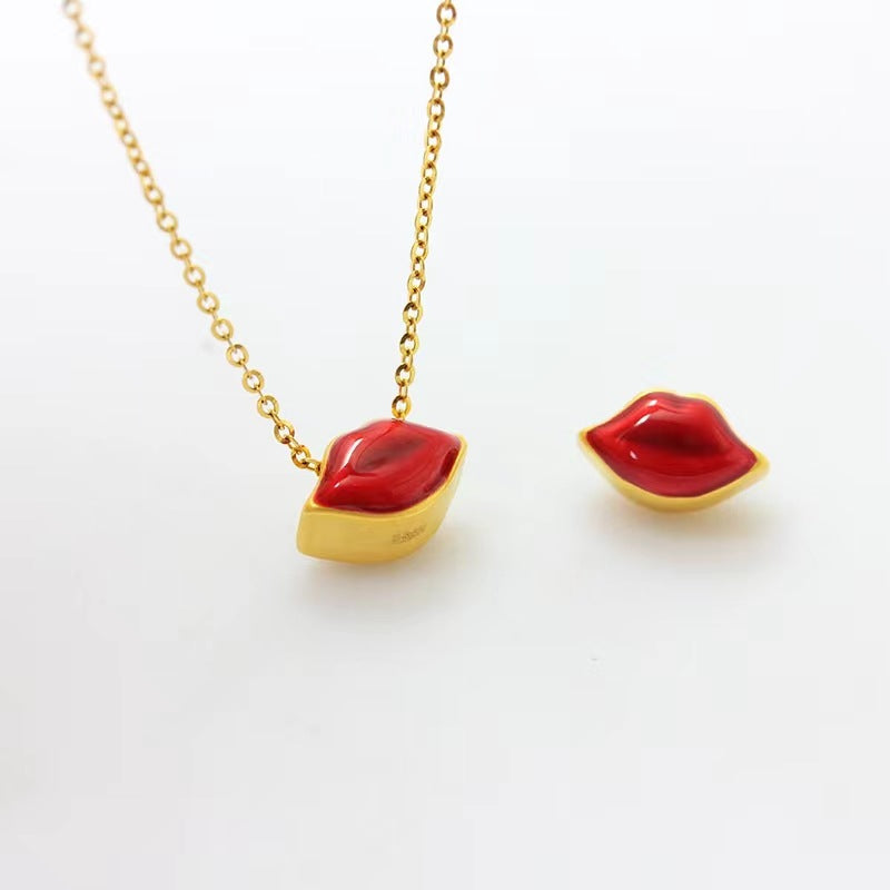 Red Lip Pendant Brass Gold-plated O-shaped Necklace