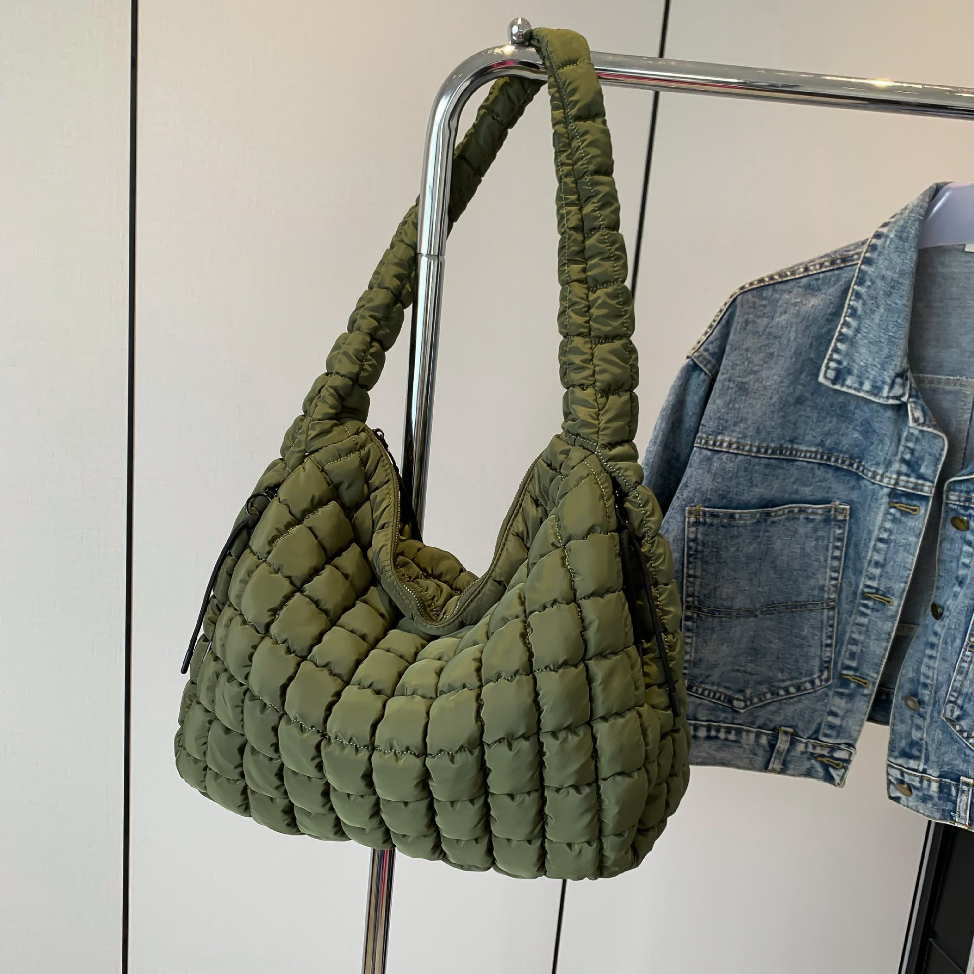 Women's Fashion Shoulder Crossbody Large Capacity Handbag Pleated Cloud Bag