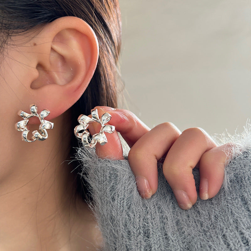 Fashion Jewelry Twist Flower Ring Silver Needle Hollow Stars Stud Earrings