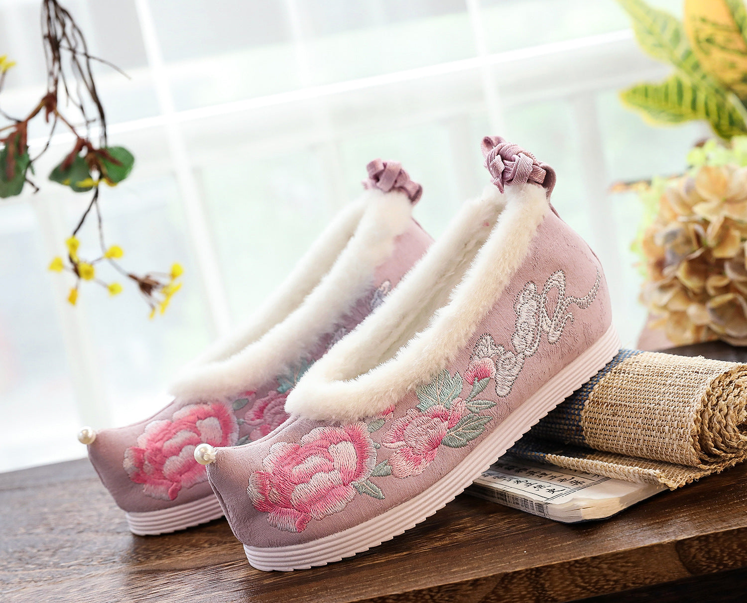 Antique Female Embroidered Cotton Shoes