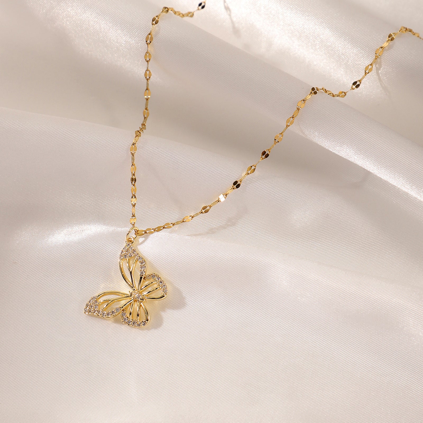 European And American Instagram Style Light Luxury Fashion Versatile Simple Butterfly Hollow Necklace