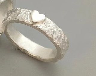 Hand In Hand White Head Love Couple Ring Open